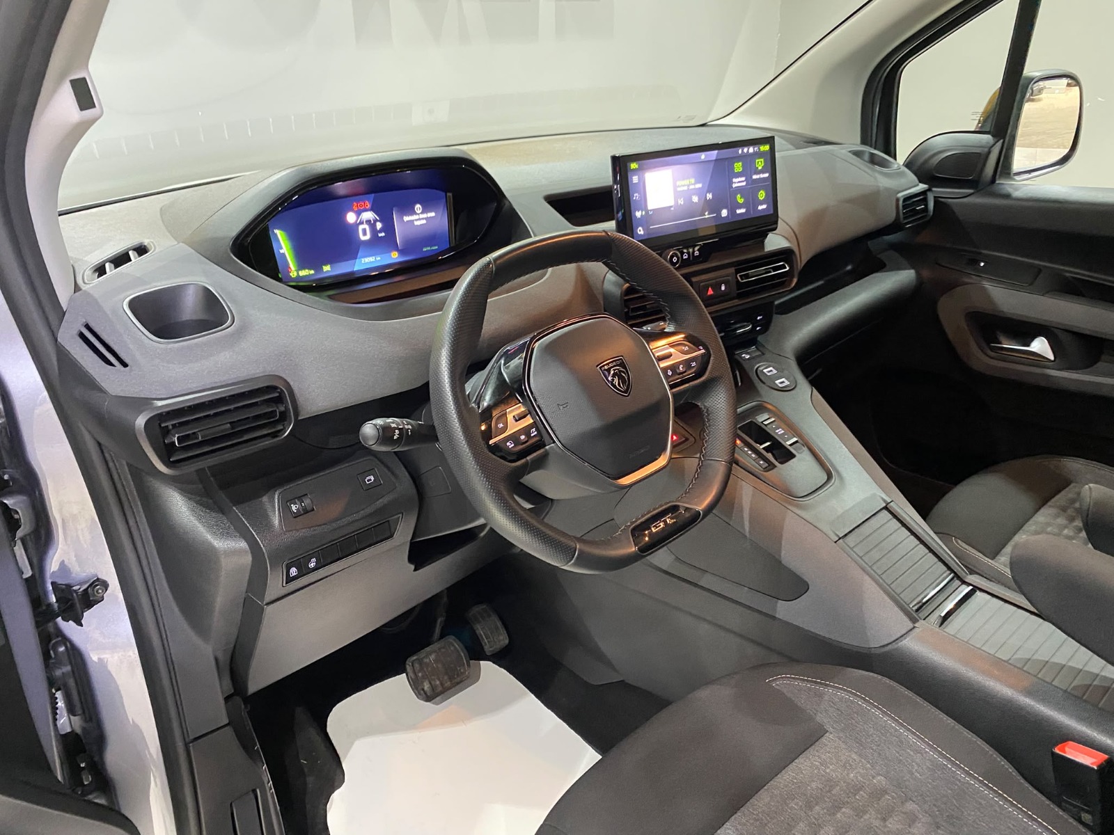 2026 Dizel Otomatik Peugeot Rifter Gri Gürel Tasarım Aksesuar Otomotiv San. Tic. Ltd. Şti.