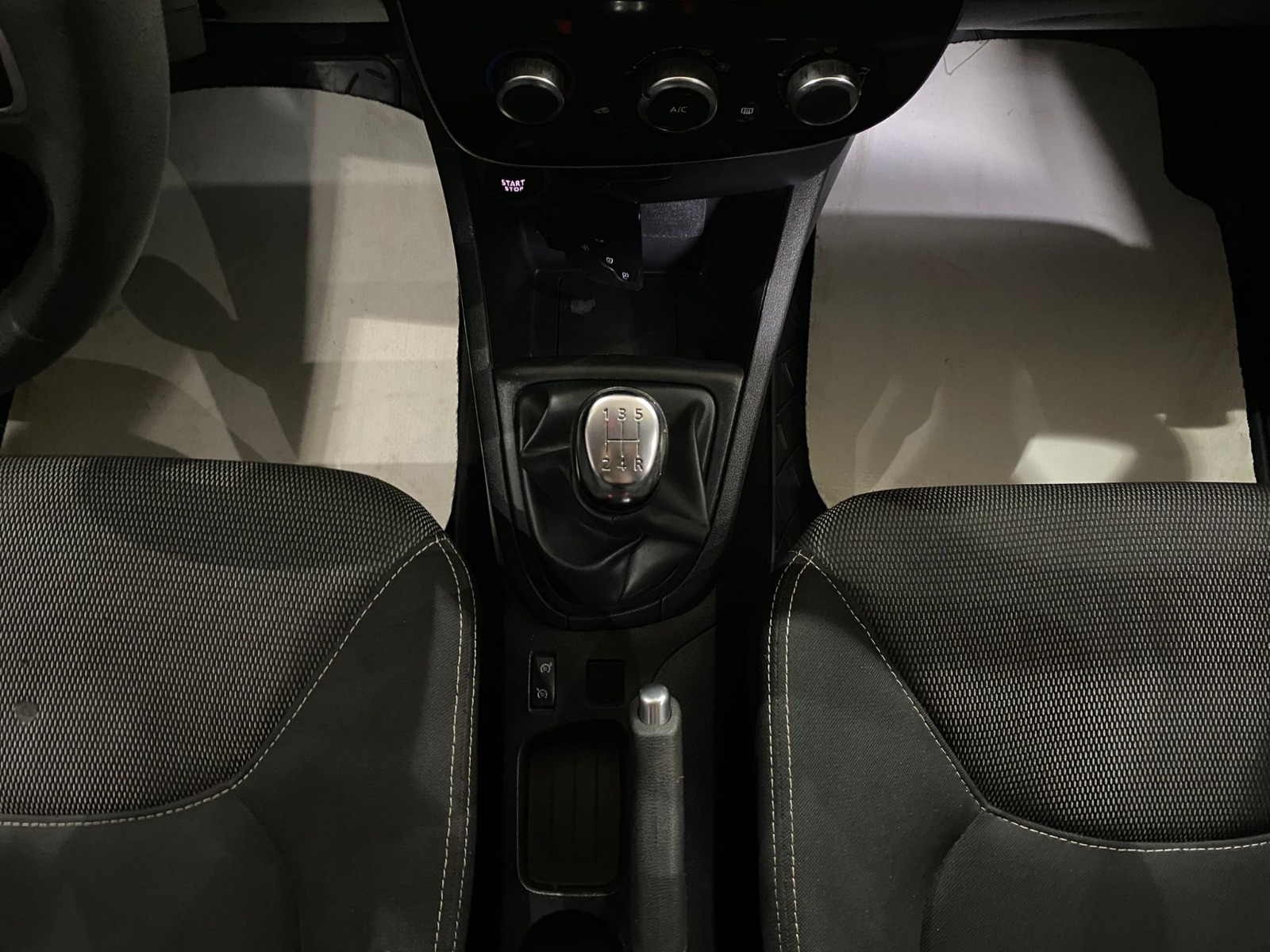 2019 Benzin Manuel Renault Clio Kırmızı Gürel Tasarım Aksesuar Otomotiv San. Tic. Ltd. Şti.