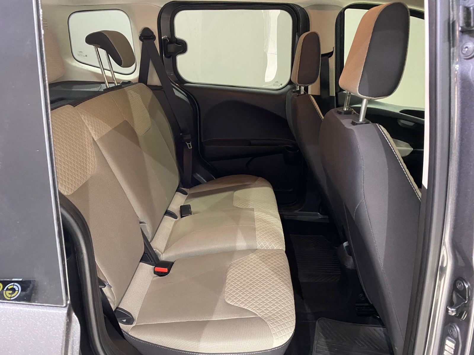 2023 Benzin Manuel Ford Tourneo Courier Gri Gürel Tasarım Aksesuar Otomotiv San. Tic. Ltd. Şti.