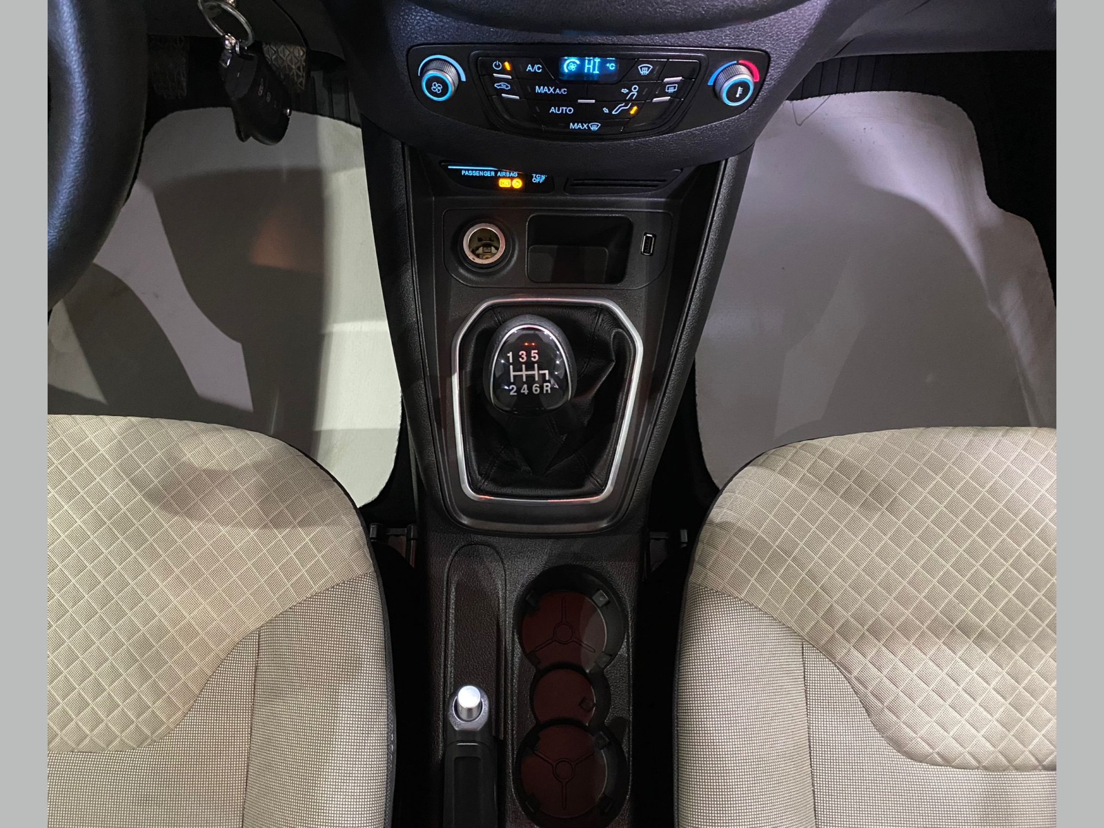 2023 Benzin Manuel Ford Tourneo Courier Gri Gürel Tasarım Aksesuar Otomotiv San. Tic. Ltd. Şti.