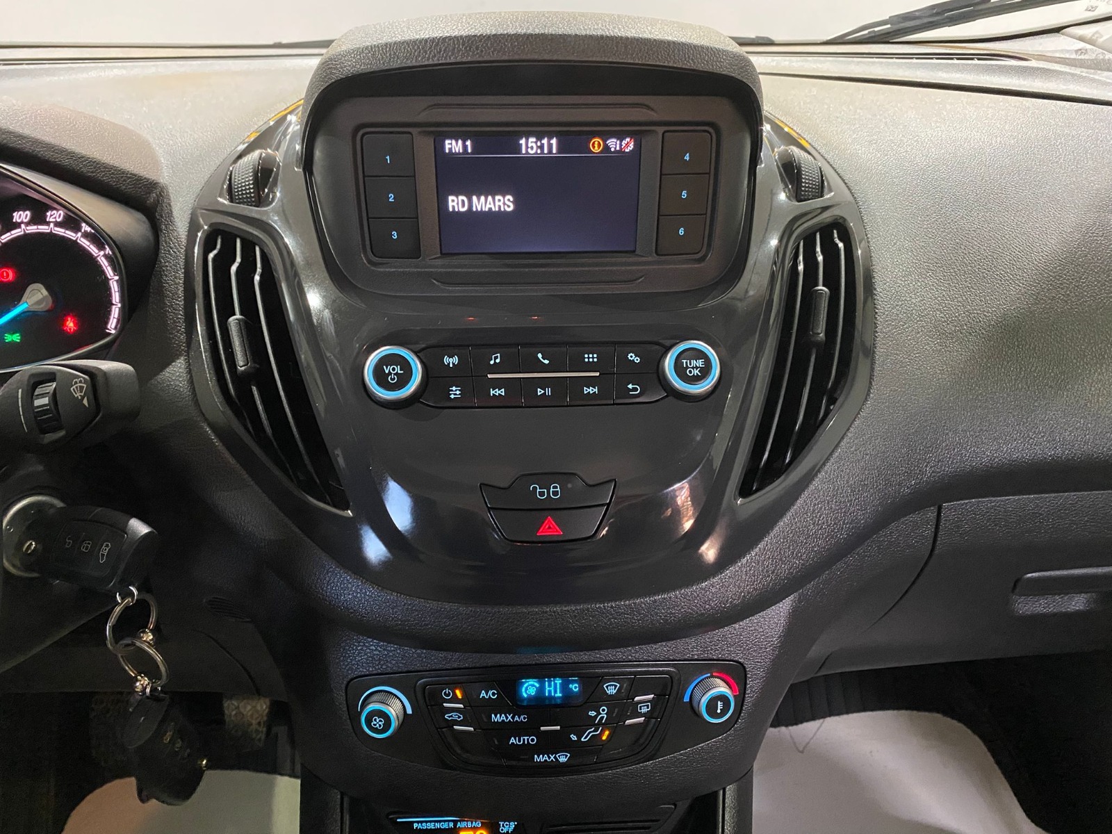 2023 Benzin Manuel Ford Tourneo Courier Gri Gürel Tasarım Aksesuar Otomotiv San. Tic. Ltd. Şti.