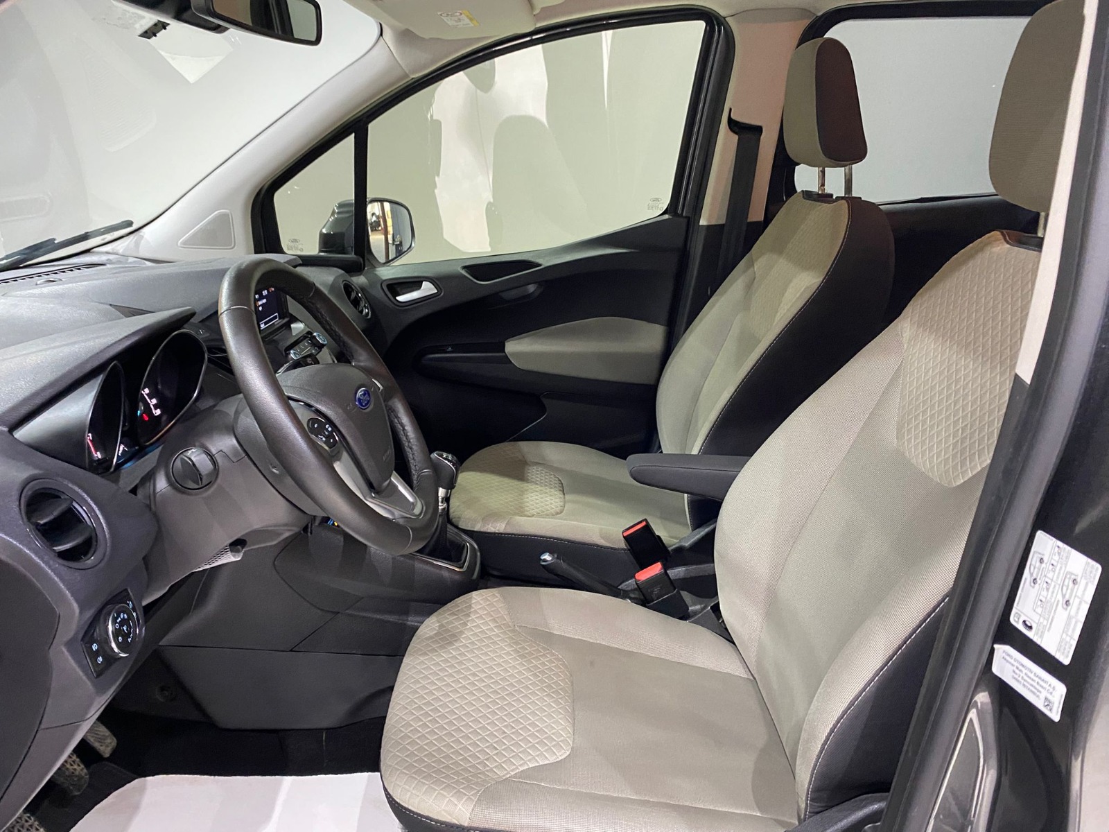 2023 Benzin Manuel Ford Tourneo Courier Gri Gürel Tasarım Aksesuar Otomotiv San. Tic. Ltd. Şti.