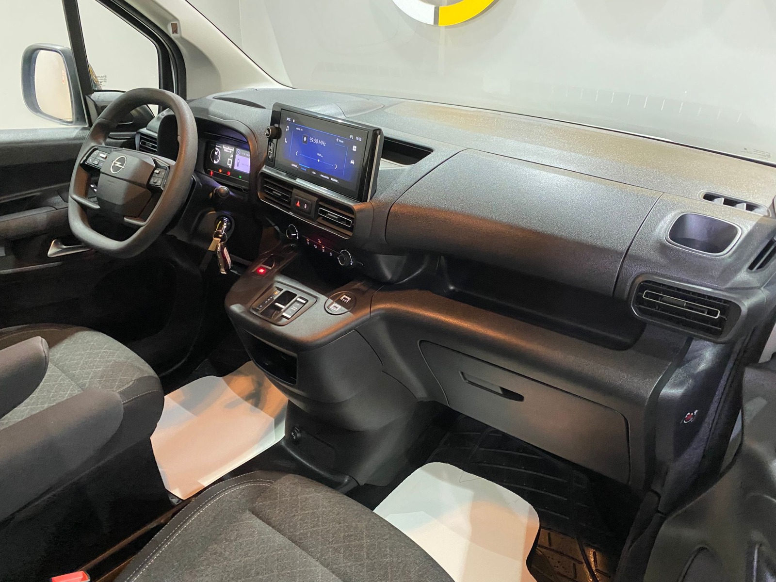 2026 Dizel Otomatik Opel Combo Beyaz Gürel Tasarım Aksesuar Otomotiv San. Tic. Ltd. Şti.