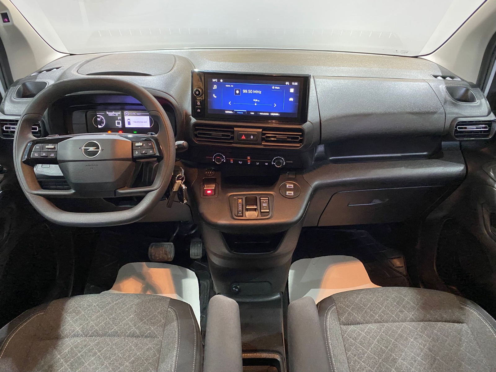 2026 Dizel Otomatik Opel Combo Beyaz Gürel Tasarım Aksesuar Otomotiv San. Tic. Ltd. Şti.