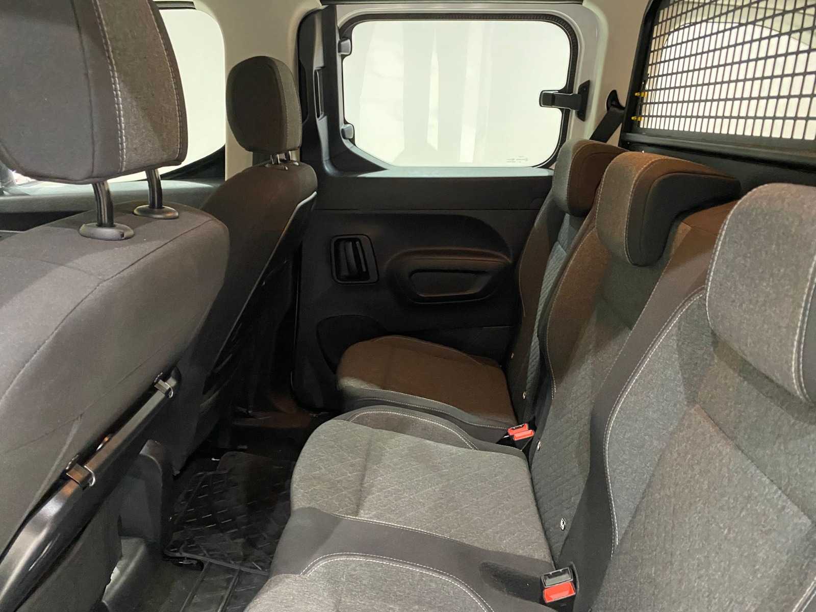 2026 Dizel Otomatik Opel Combo Beyaz Gürel Tasarım Aksesuar Otomotiv San. Tic. Ltd. Şti.