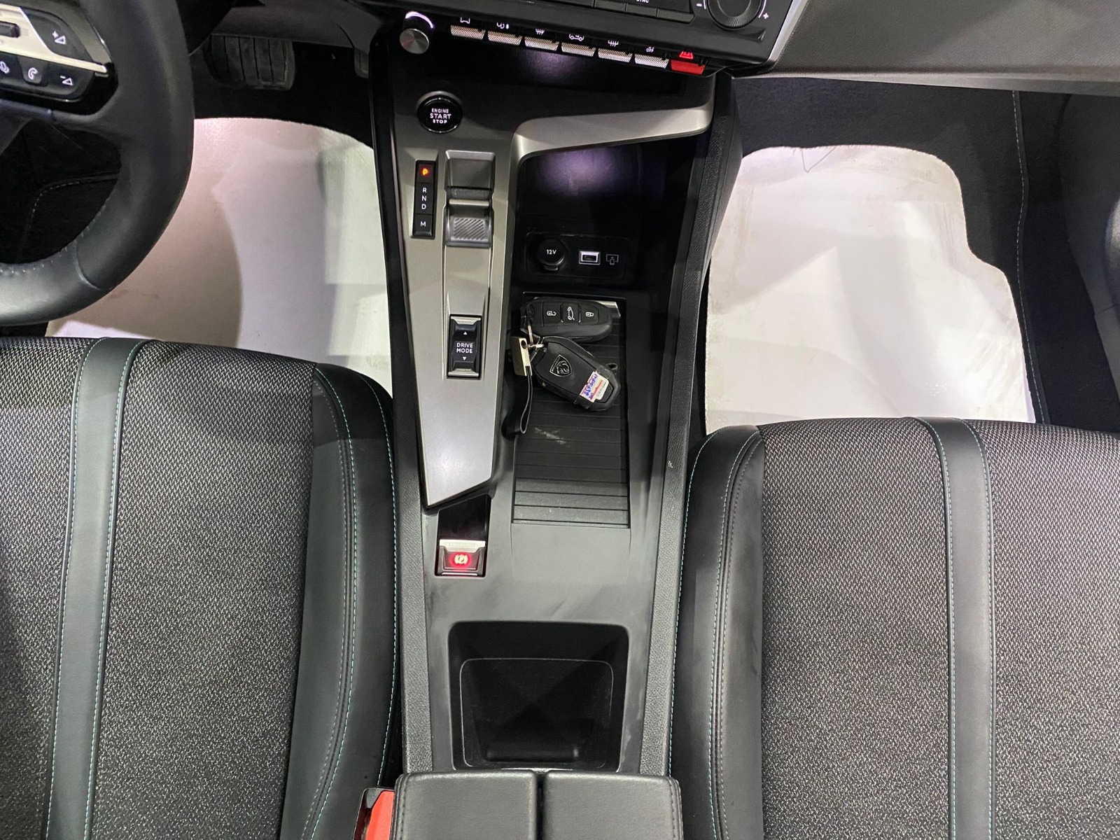2024 Benzin Otomatik Peugeot 408 Siyah Gürel Tasarım Aksesuar Otomotiv San. Tic. Ltd. Şti.