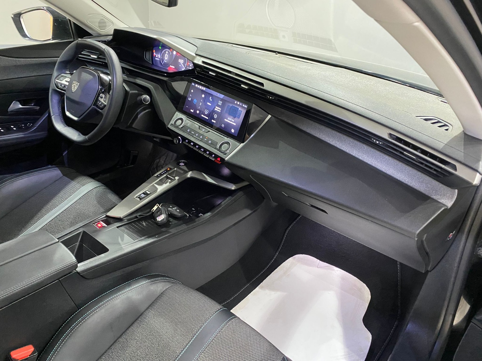 2024 Benzin Otomatik Peugeot 408 Siyah Gürel Tasarım Aksesuar Otomotiv San. Tic. Ltd. Şti.