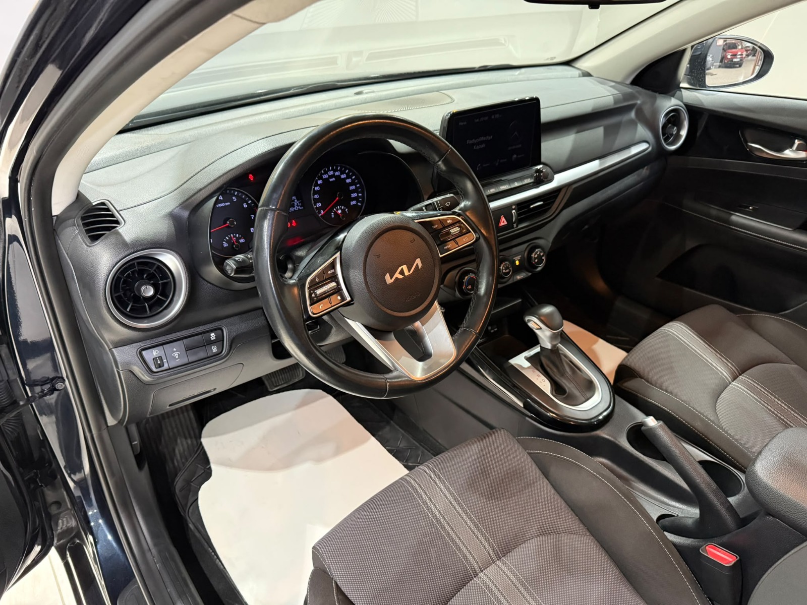 2023 Benzin Otomatik Kia Cerato Mavi Gürel Tasarım Aksesuar Otomotiv San. Tic. Ltd. Şti.