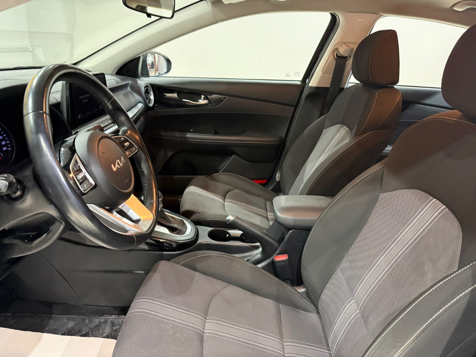 2023 Benzin Otomatik Kia Cerato Mavi Gürel Tasarım Aksesuar Otomotiv San. Tic. Ltd. Şti.