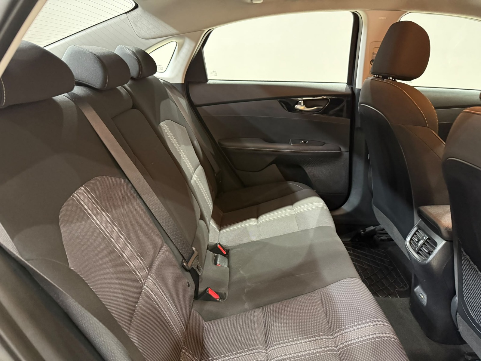 2023 Benzin Otomatik Kia Cerato Mavi Gürel Tasarım Aksesuar Otomotiv San. Tic. Ltd. Şti.