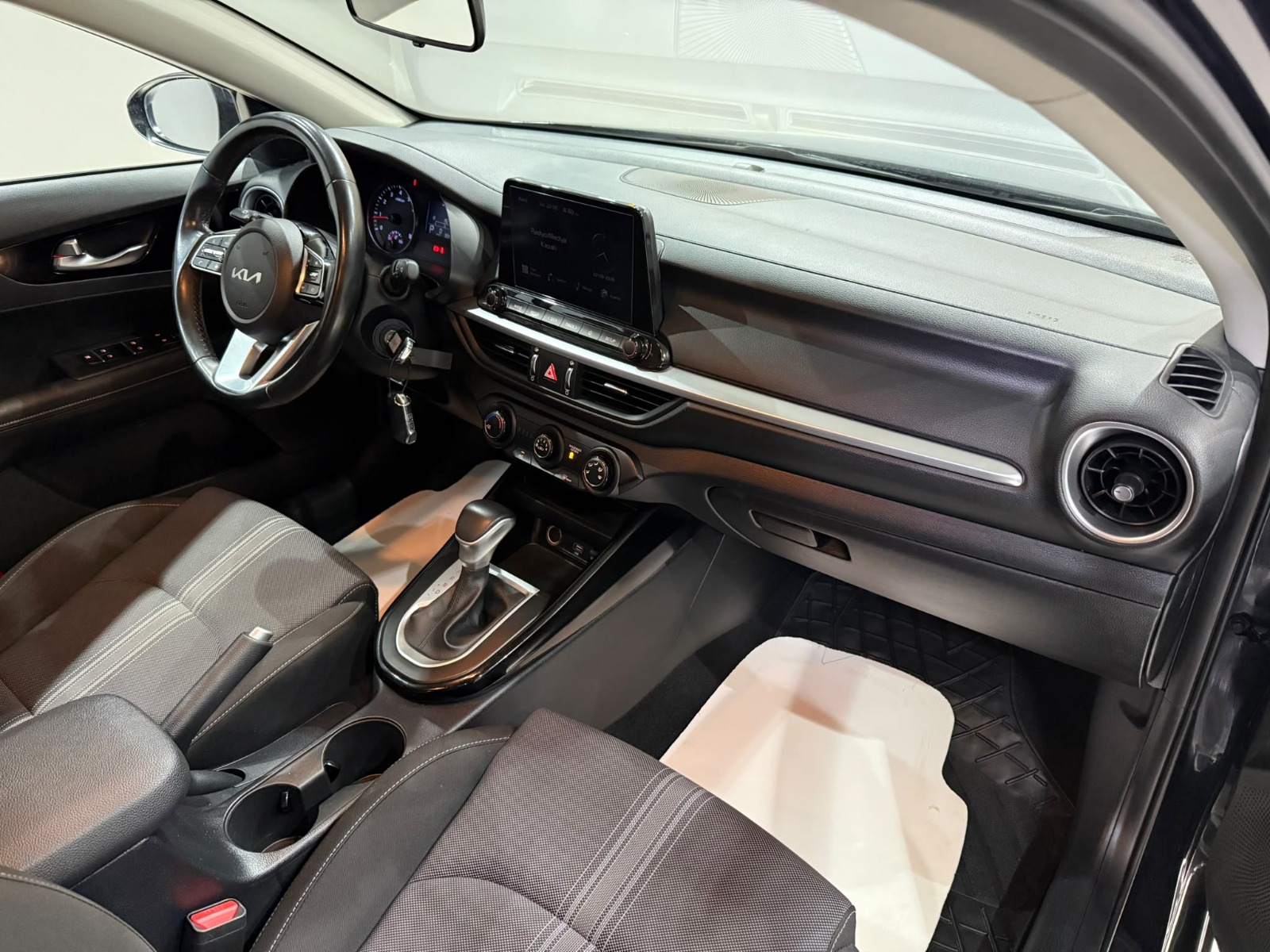 2023 Benzin Otomatik Kia Cerato Mavi Gürel Tasarım Aksesuar Otomotiv San. Tic. Ltd. Şti.
