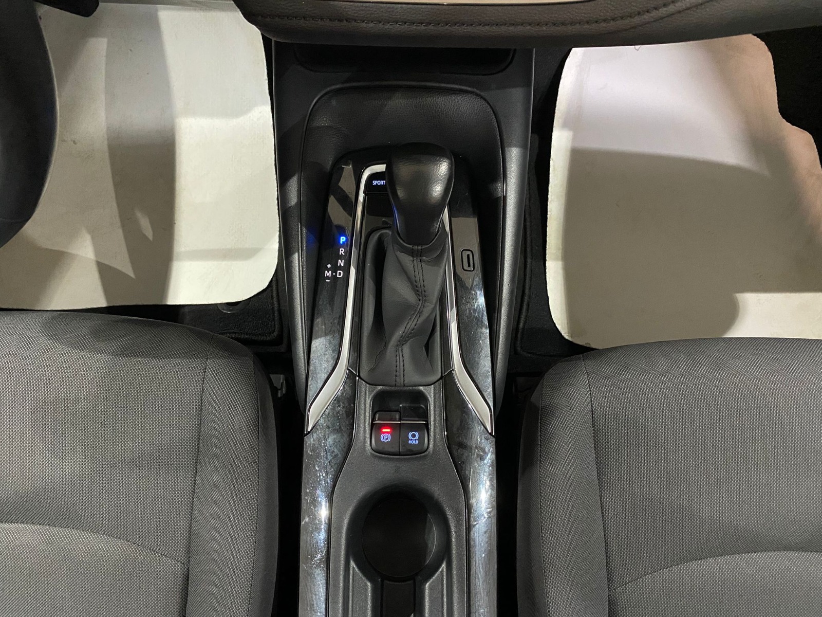 2022 Benzin Otomatik Toyota Corolla Beyaz Gürel Tasarım Aksesuar Otomotiv San. Tic. Ltd. Şti.