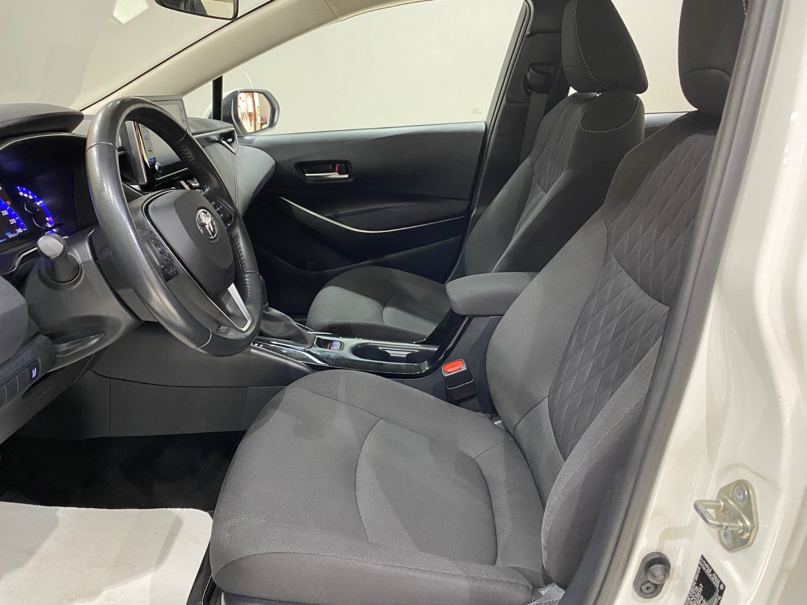 2022 Benzin Otomatik Toyota Corolla Beyaz Gürel Tasarım Aksesuar Otomotiv San. Tic. Ltd. Şti.