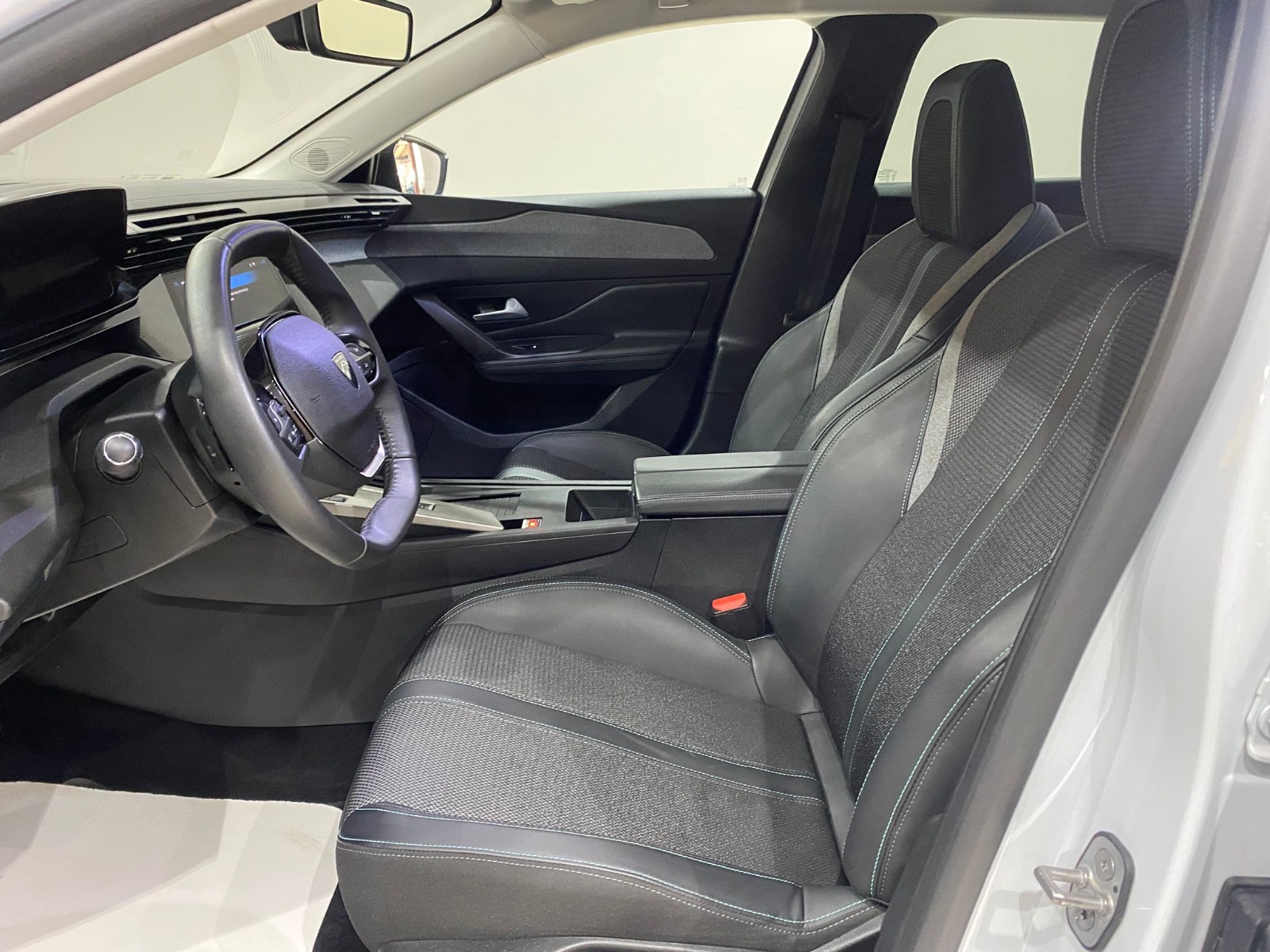 2025 Benzin Otomatik Peugeot 408 Beyaz Gürel Tasarım Aksesuar Otomotiv San. Tic. Ltd. Şti.