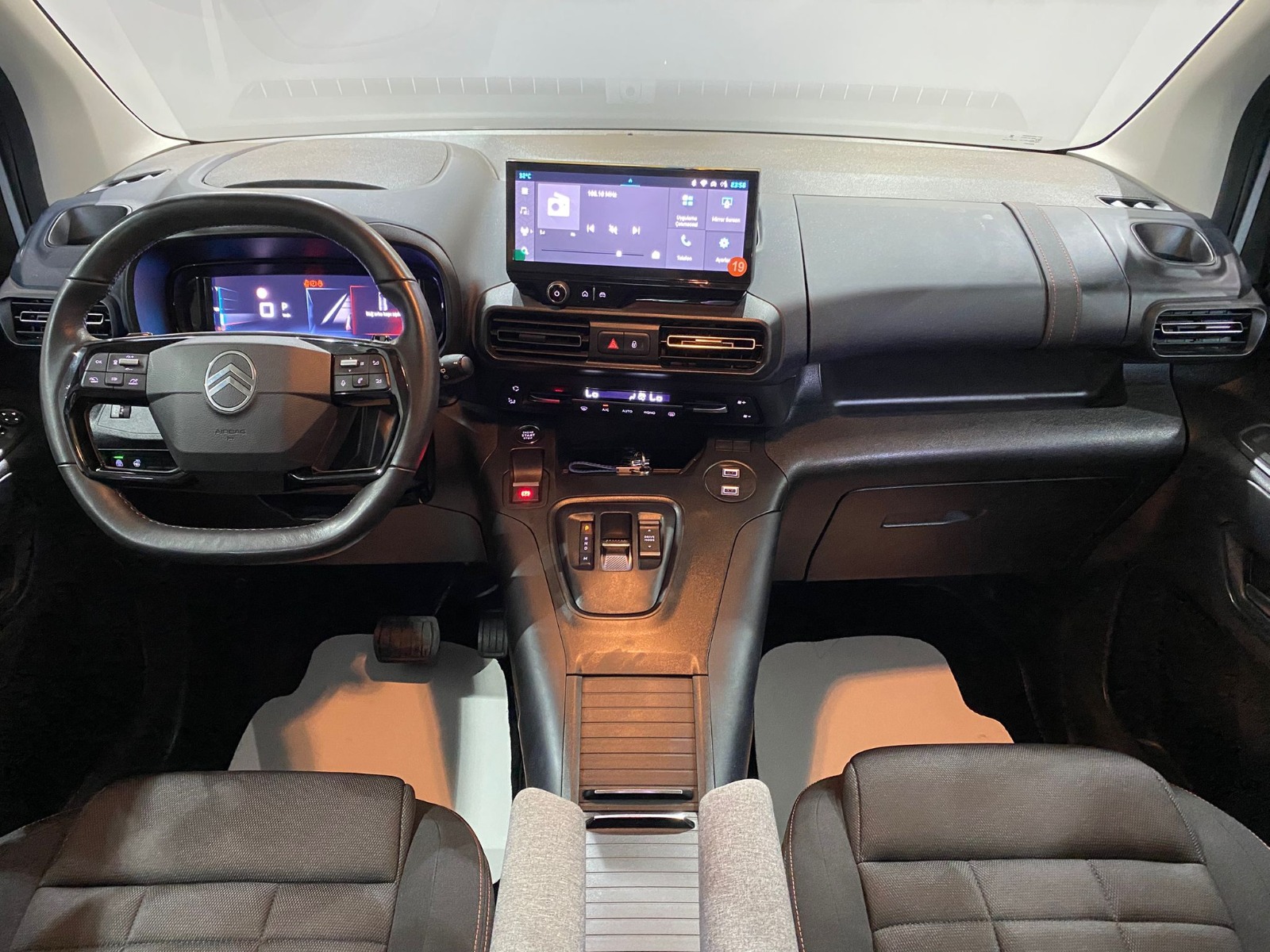 2024 Dizel Otomatik Citroen Berlingo Gri Gürel Tasarım Aksesuar Otomotiv San. Tic. Ltd. Şti.