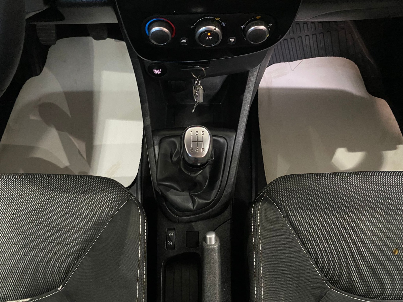 2018 Dizel Manuel Renault Clio Beyaz Gürel Tasarım Aksesuar Otomotiv San. Tic. Ltd. Şti.