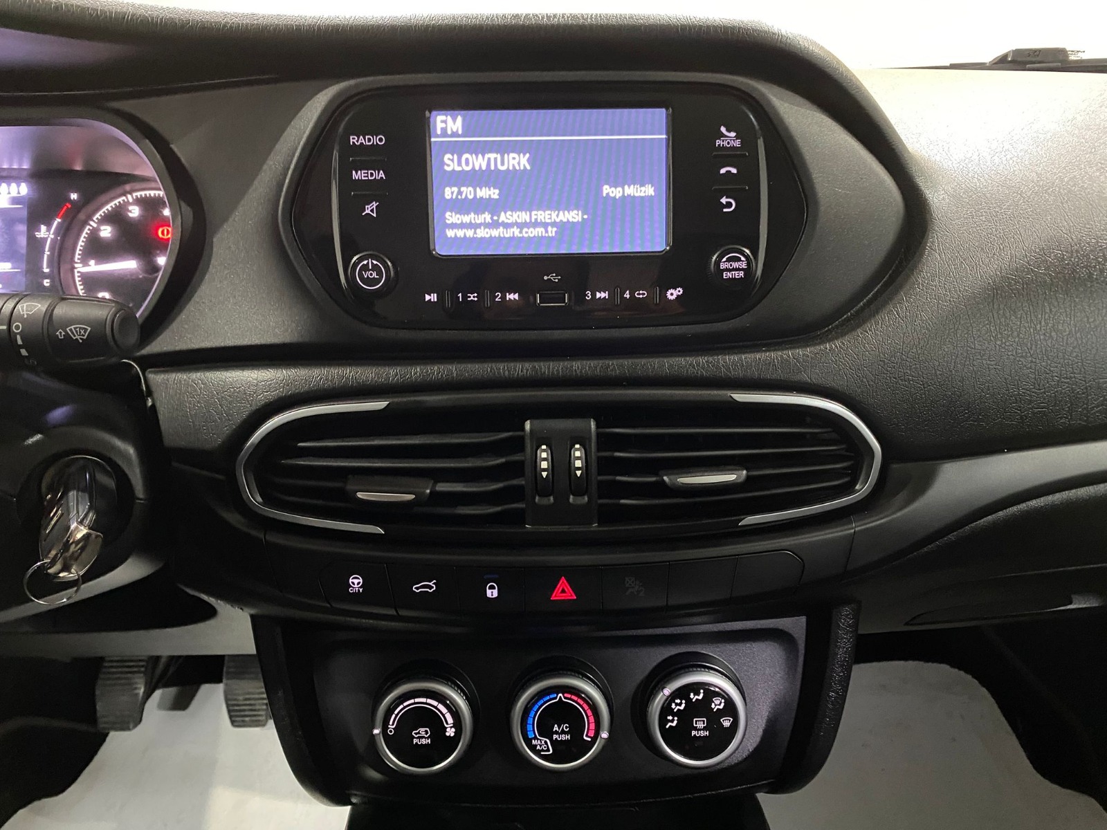 2024 Benzin Manuel Fiat Egea Mavi Gürel Tasarım Aksesuar Otomotiv San. Tic. Ltd. Şti.