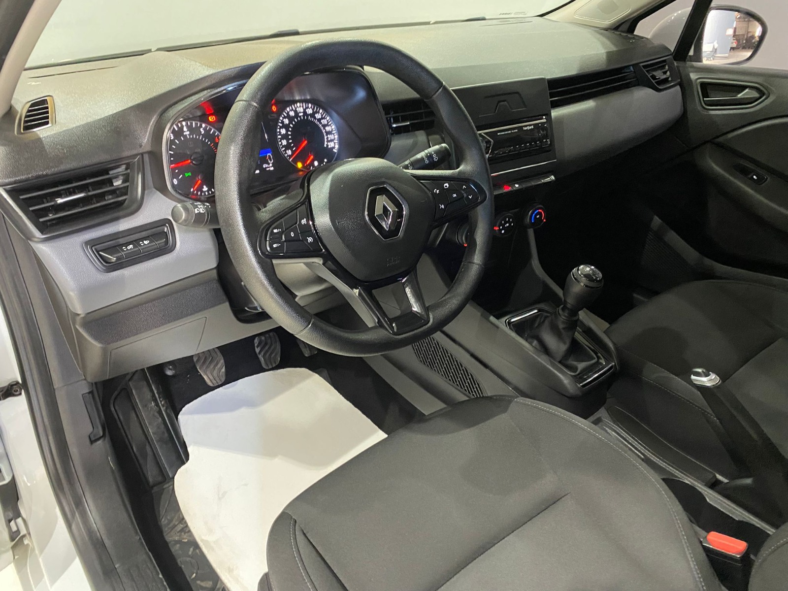 2021 Benzin Manuel Renault Clio Beyaz Gürel Tasarım Aksesuar Otomotiv San. Tic. Ltd. Şti.