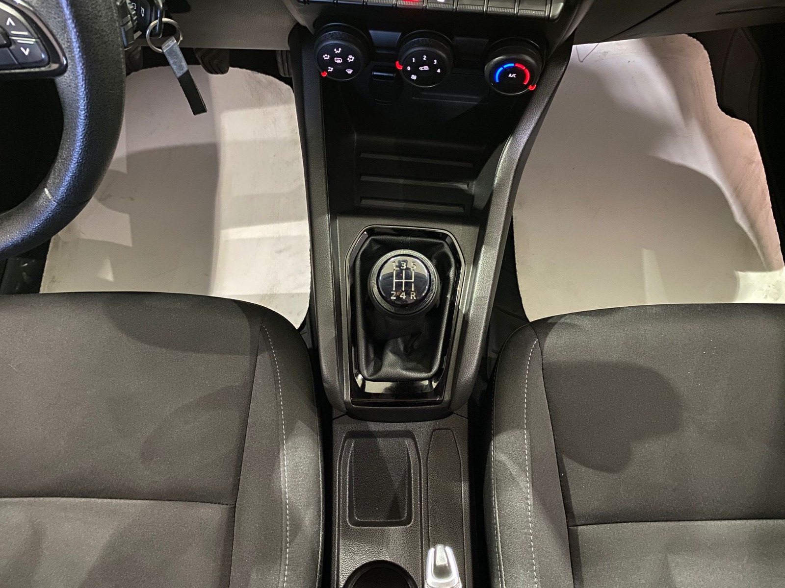 2021 Benzin Manuel Renault Clio Beyaz Gürel Tasarım Aksesuar Otomotiv San. Tic. Ltd. Şti.