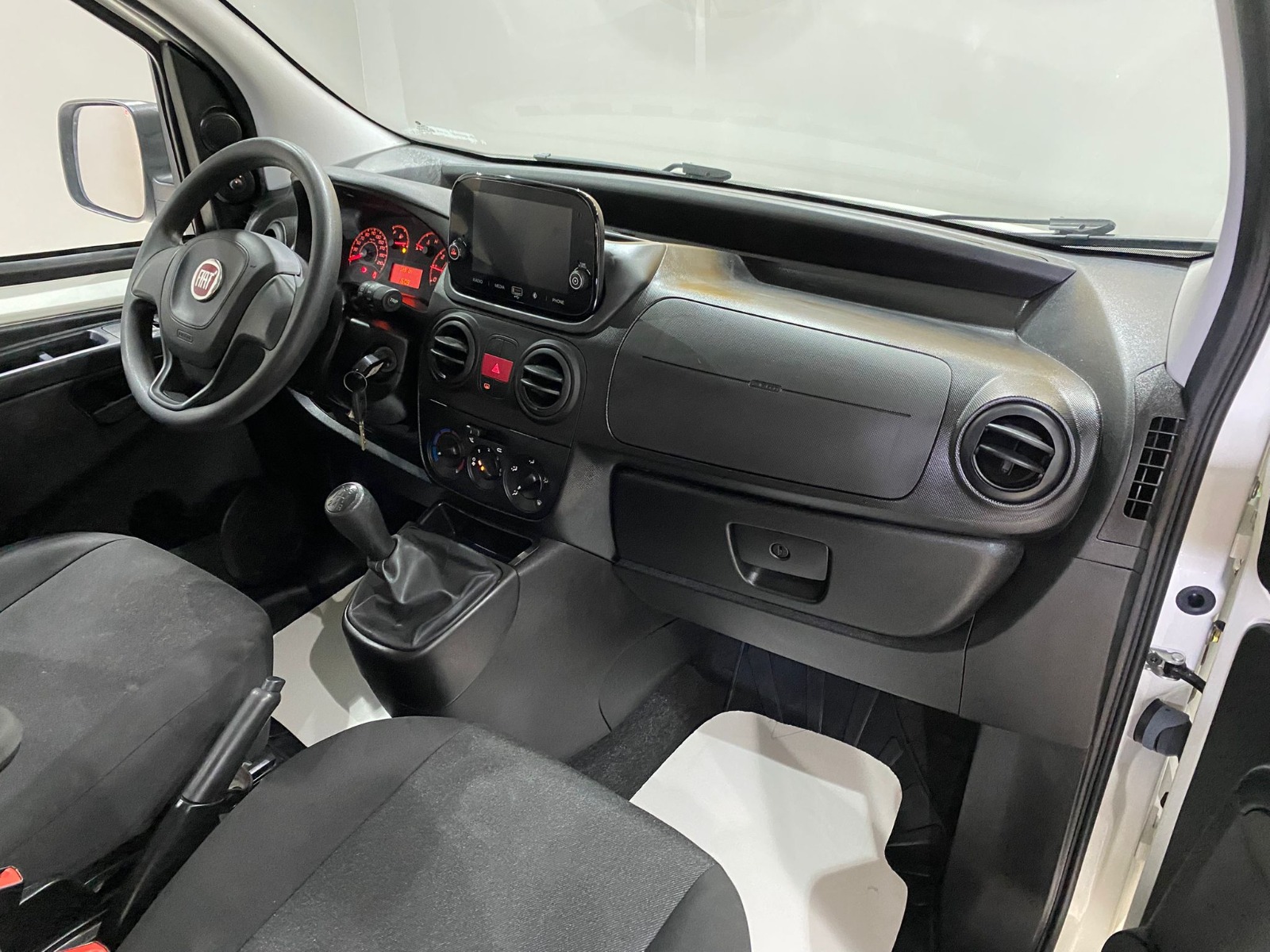 2024 Dizel Manuel Fiat Fiorino Combi Beyaz Gürel Tasarım Aksesuar Otomotiv San. Tic. Ltd. Şti.