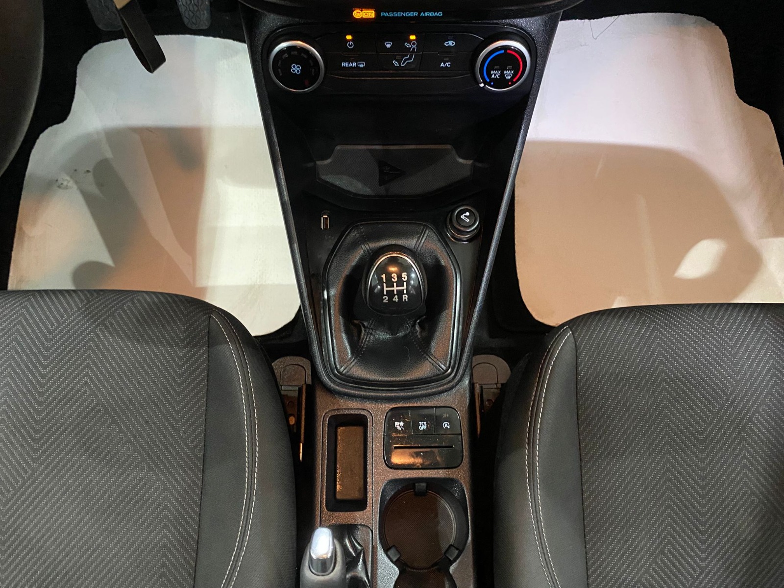 2023 Benzin Manuel Ford Fiesta Beyaz Gürel Tasarım Aksesuar Otomotiv San. Tic. Ltd. Şti.