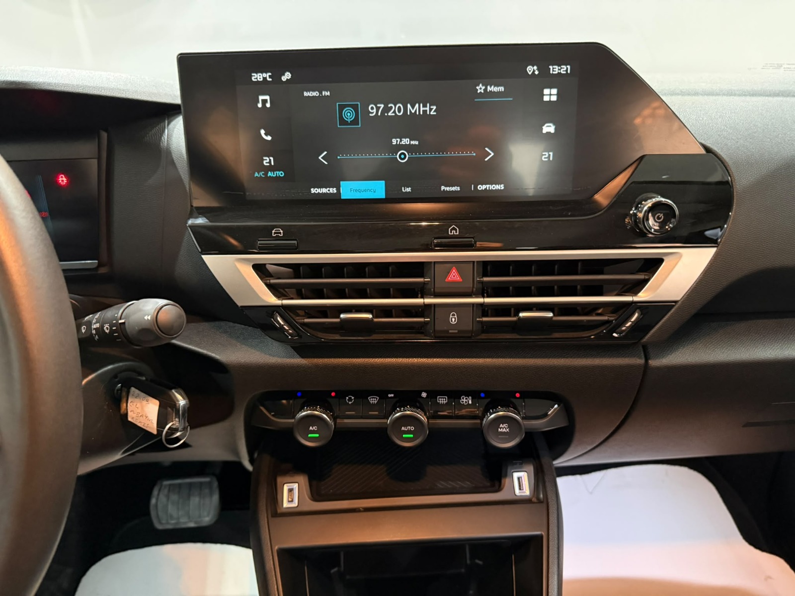 2025 Benzin Otomatik Citroen C4 X Yeşil Gürel Tasarım Aksesuar Otomotiv San. Tic. Ltd. Şti.