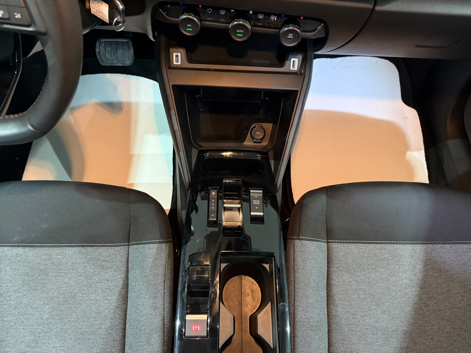 2025 Benzin Otomatik Citroen C4 X Yeşil Gürel Tasarım Aksesuar Otomotiv San. Tic. Ltd. Şti.