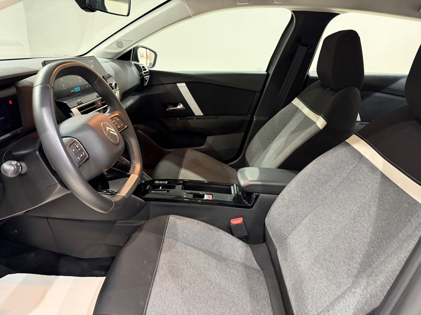 2025 Benzin Otomatik Citroen C4 X Yeşil Gürel Tasarım Aksesuar Otomotiv San. Tic. Ltd. Şti.