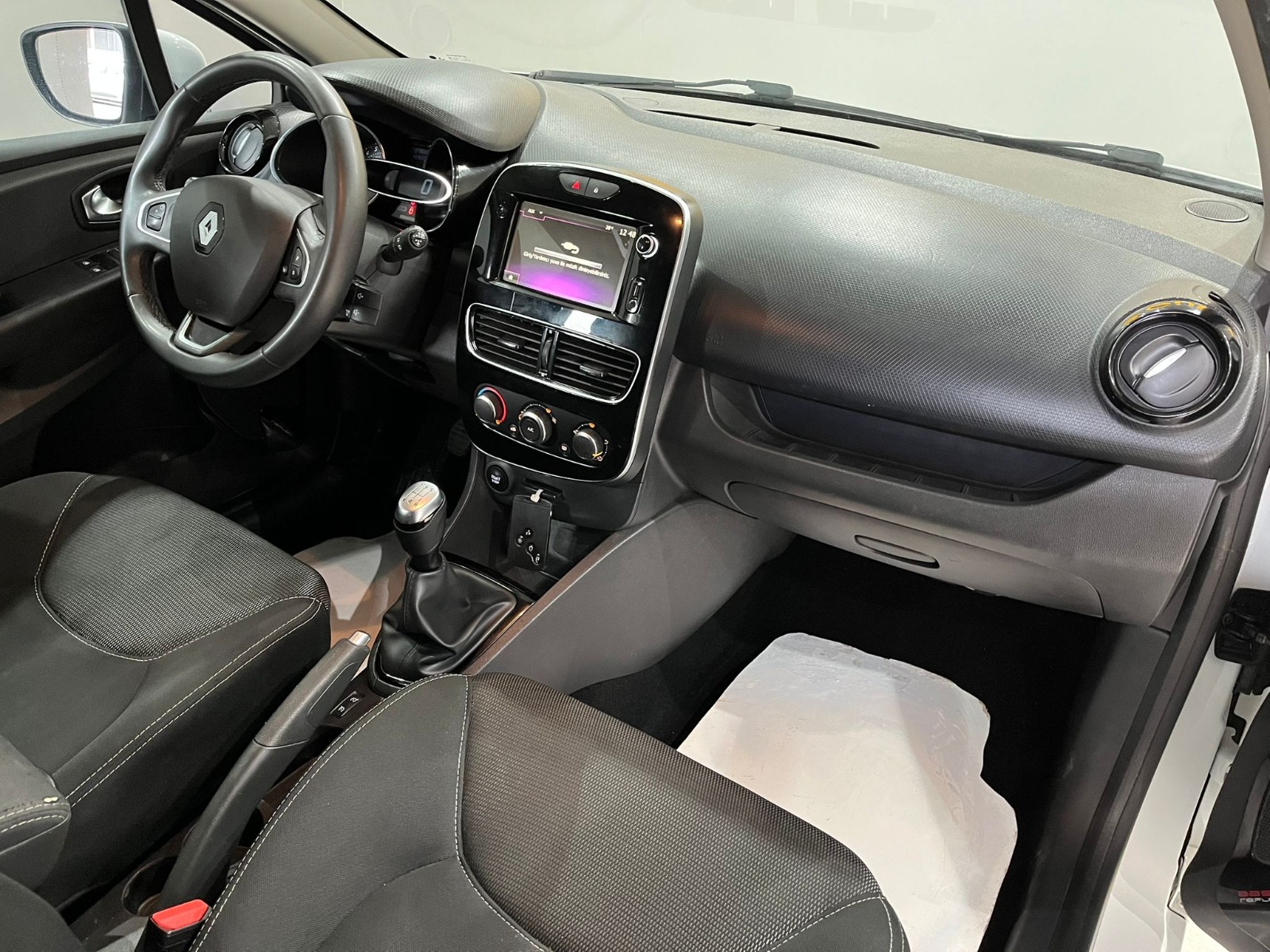 2019 Benzin Manuel Renault Clio Beyaz Gürel Tasarım Aksesuar Otomotiv San. Tic. Ltd. Şti.