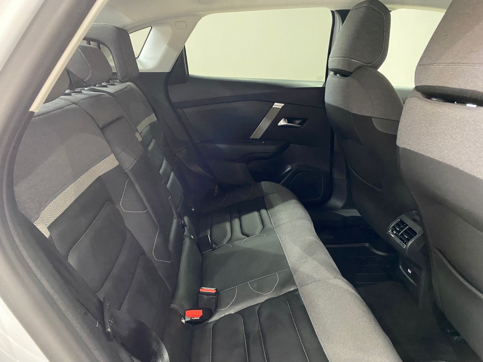 2024 Benzin Otomatik Citroen C4 X Beyaz Gürel Tasarım Aksesuar Otomotiv San. Tic. Ltd. Şti.