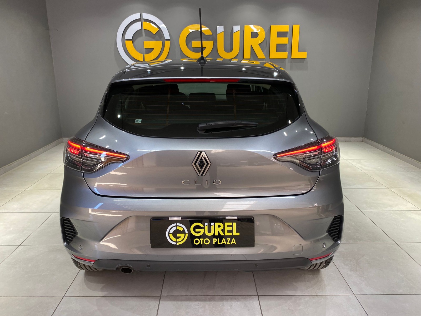 2025 Benzin Otomatik Renault Clio Gri Gürel Tasarım Aksesuar Otomotiv San. Tic. Ltd. Şti.