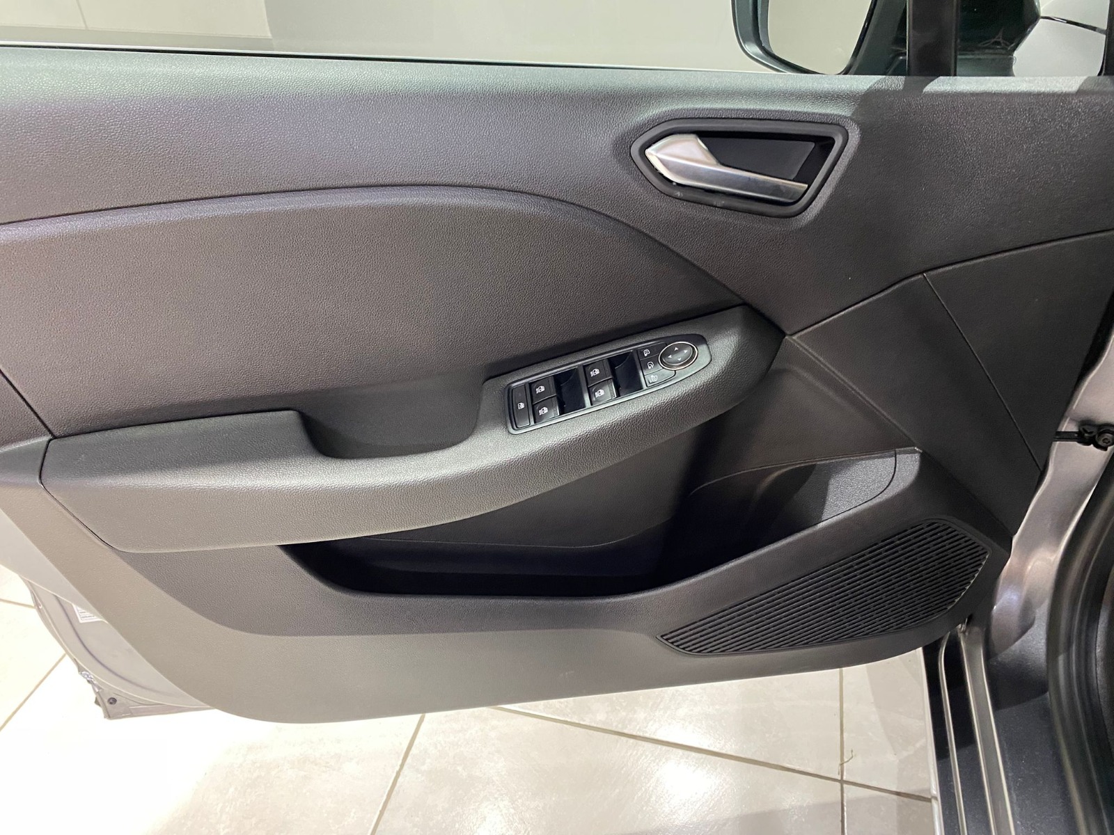 2025 Benzin Otomatik Renault Clio Gri Gürel Tasarım Aksesuar Otomotiv San. Tic. Ltd. Şti.