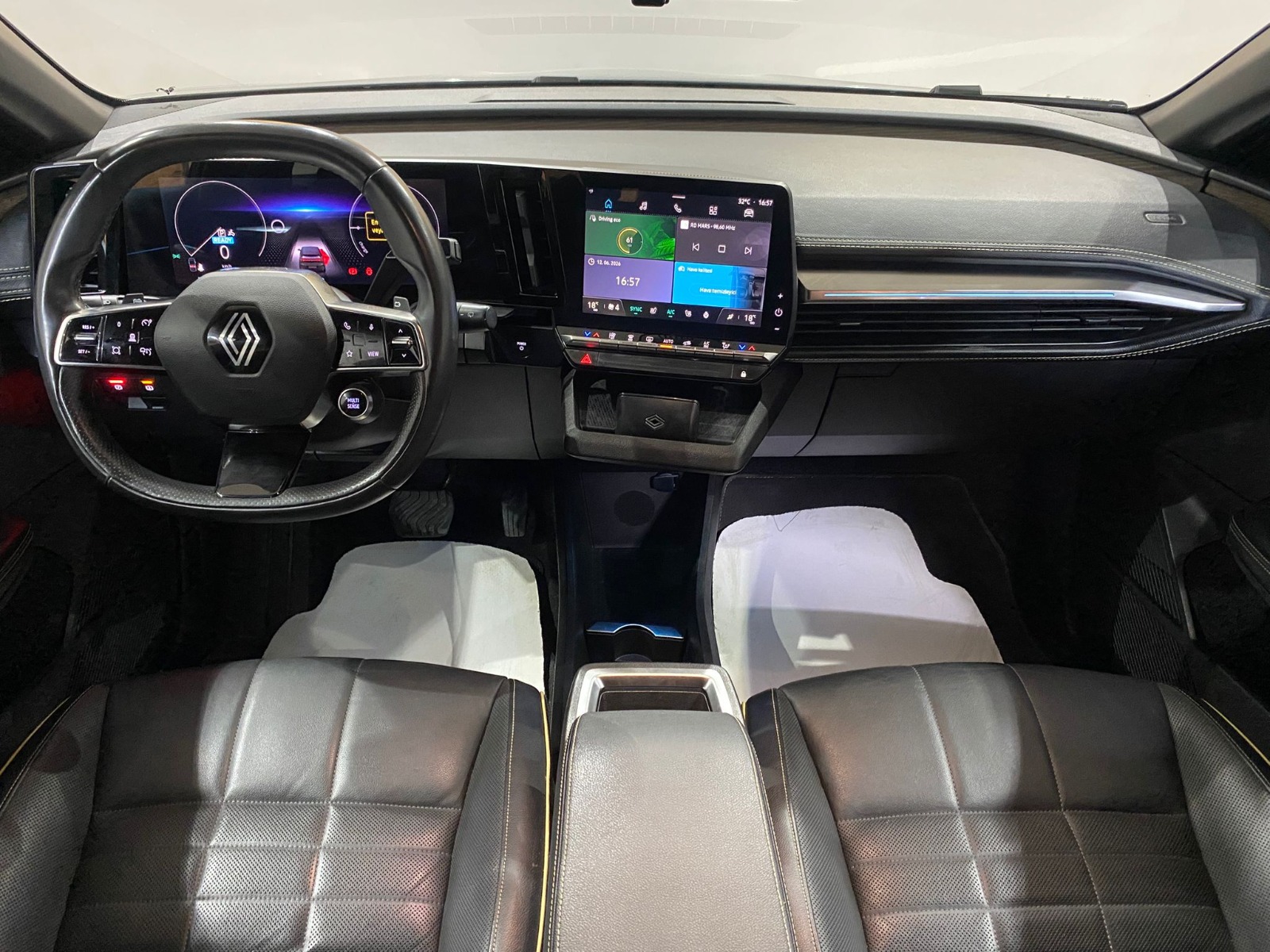 2023 Elektrik Otomatik Renault Megane E-Tech Gri Gürel Tasarım Aksesuar Otomotiv San. Tic. Ltd. Şti.