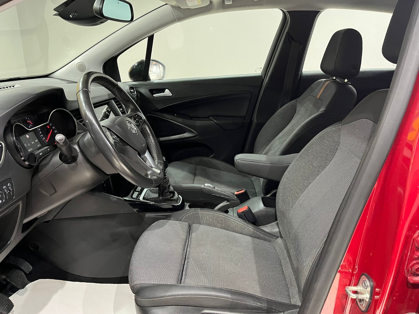 2021 Benzin Manuel Opel Crossland Kırmızı Gürel Tasarım Aksesuar Otomotiv San. Tic. Ltd. Şti.