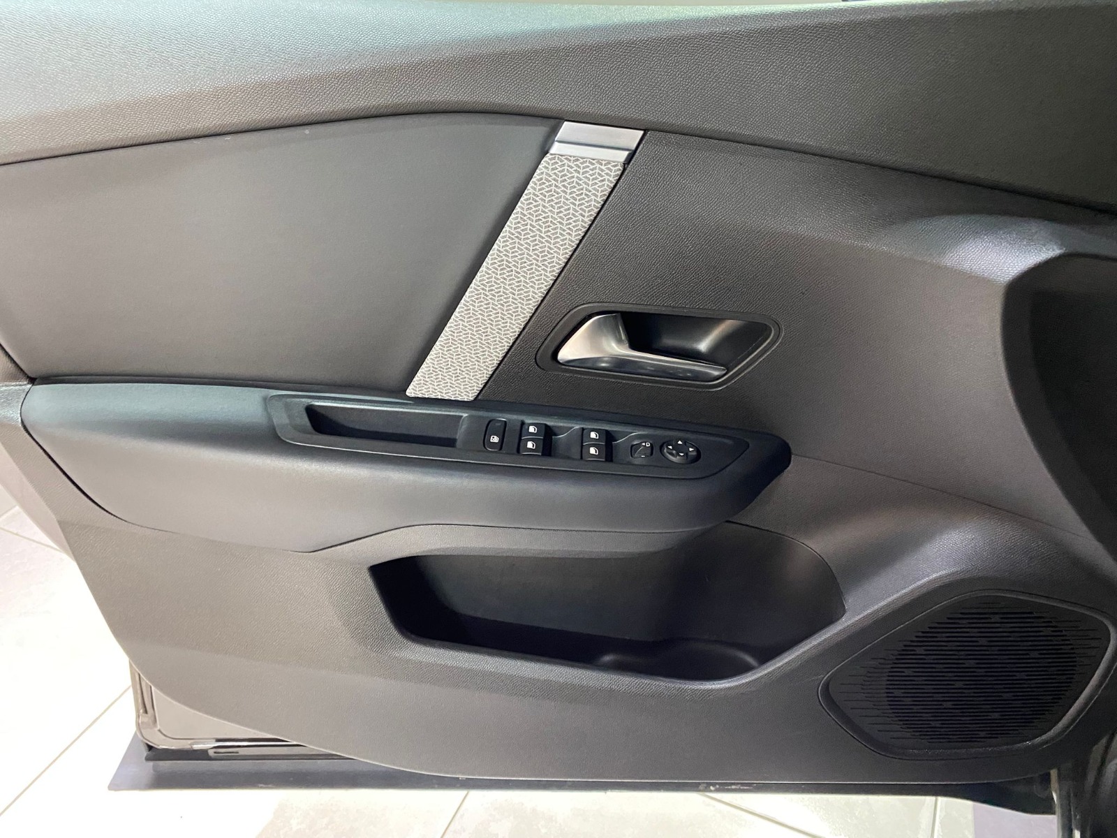 2022 Benzin Otomatik Citroen C4 Gri Gürel Tasarım Aksesuar Otomotiv San. Tic. Ltd. Şti.