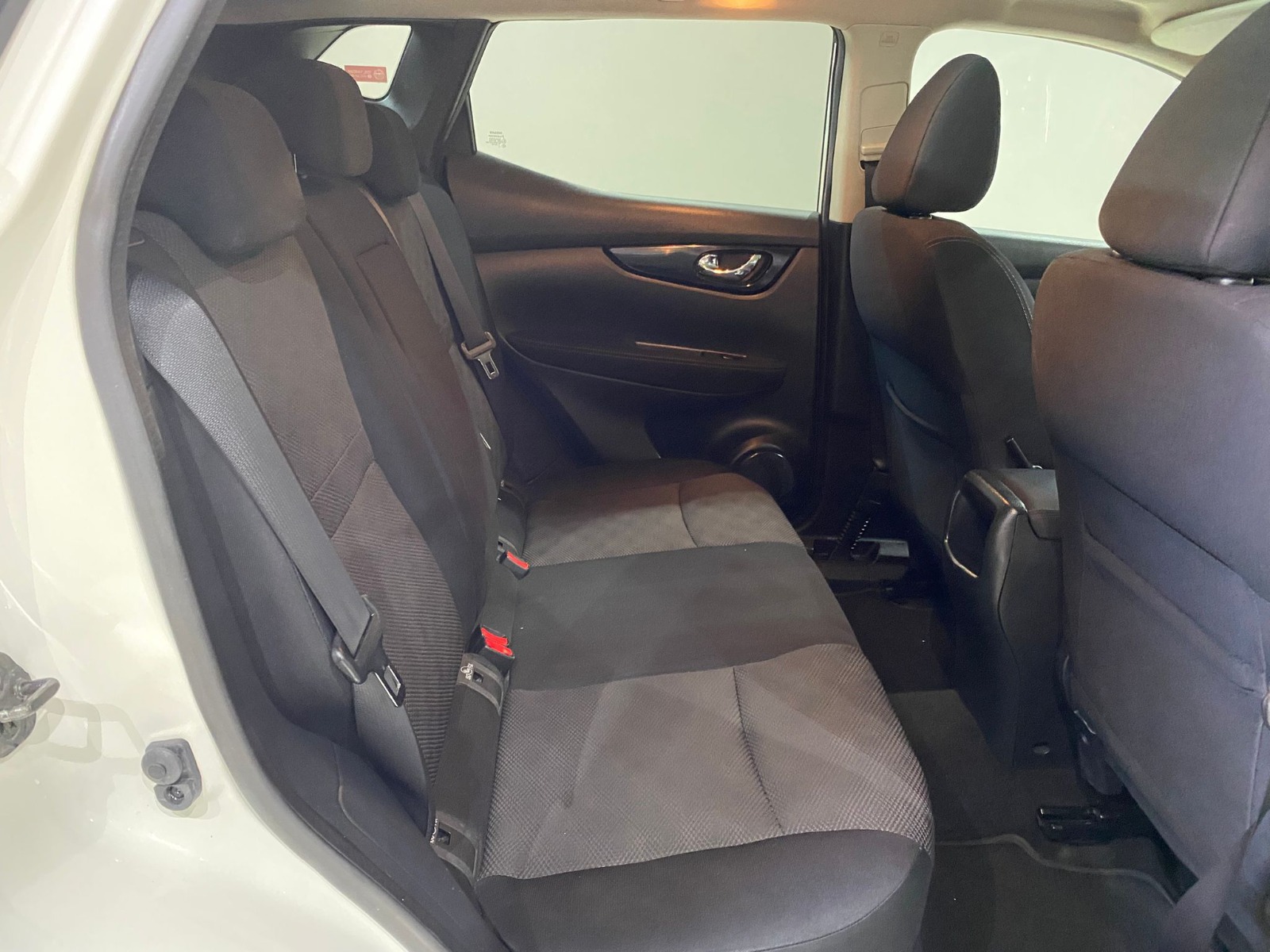 2015 Benzin Otomatik Nissan Qashqai Beyaz Gürel Tasarım Aksesuar Otomotiv San. Tic. Ltd. Şti.