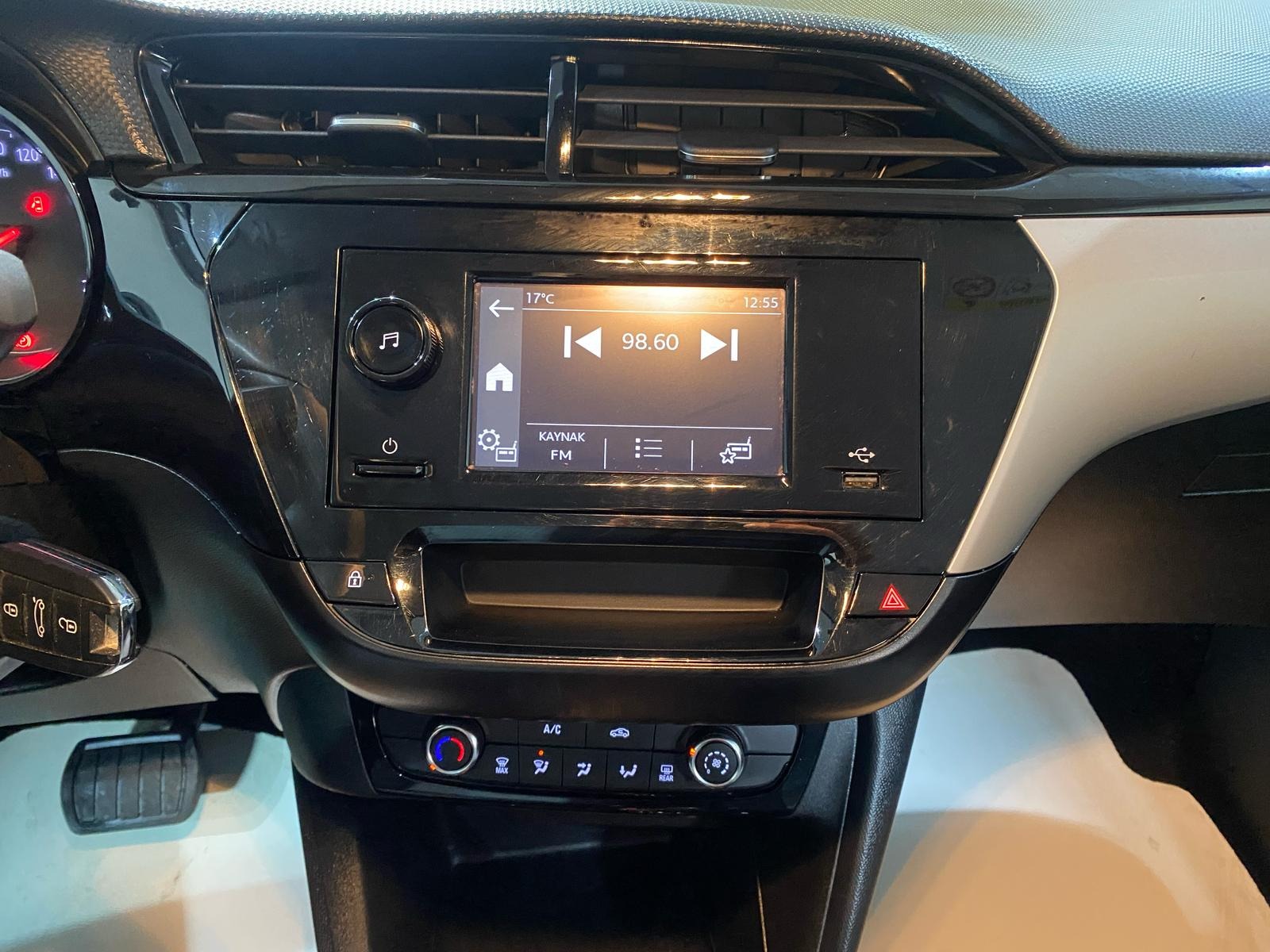 2024 Benzin Otomatik Opel Corsa Kırmızı Gürel Tasarım Aksesuar Otomotiv San. Tic. Ltd. Şti.