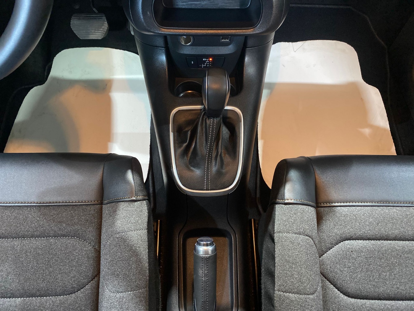 2023 Benzin Otomatik Citroen C3 Beyaz Gürel Tasarım Aksesuar Otomotiv San. Tic. Ltd. Şti.