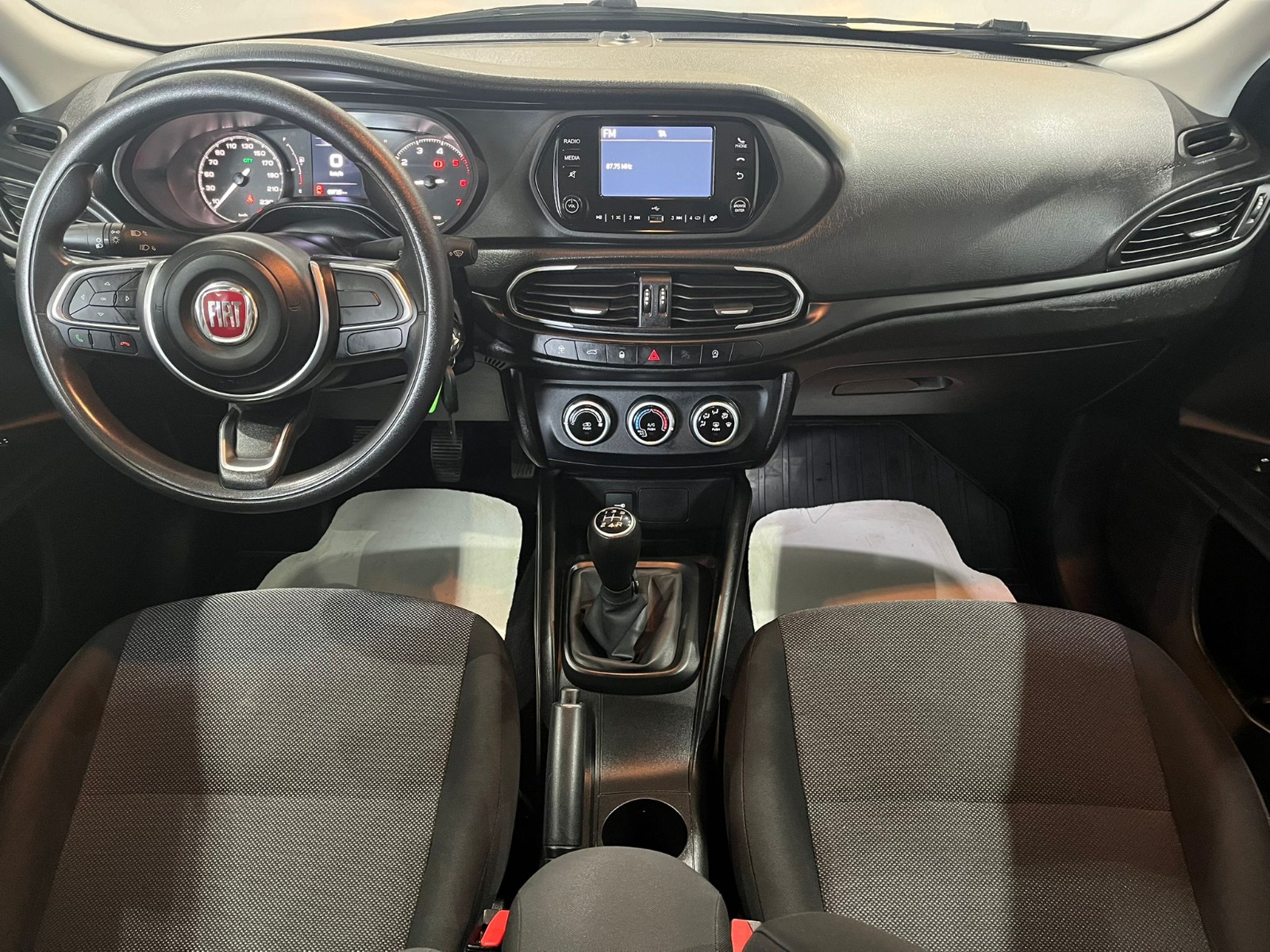 2022 Dizel Manuel Fiat Egea Beyaz Gürel Tasarım Aksesuar Otomotiv San. Tic. Ltd. Şti.