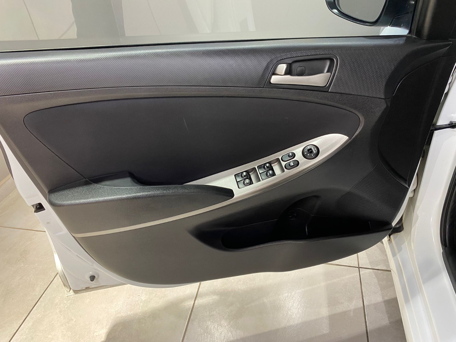 2015 Dizel Otomatik Hyundai Accent Blue Beyaz Gürel Tasarım Aksesuar Otomotiv San. Tic. Ltd. Şti.