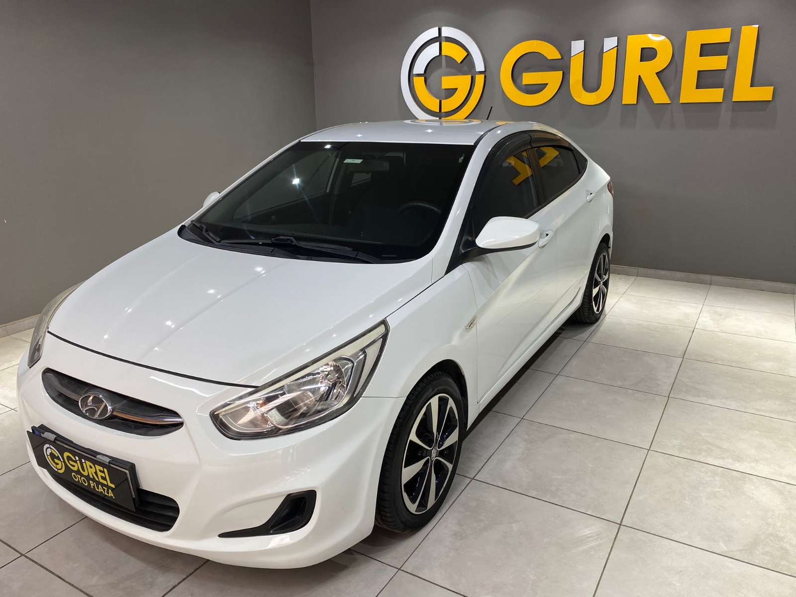 2015 Dizel Otomatik Hyundai Accent Blue Beyaz Gürel Tasarım Aksesuar Otomotiv San. Tic. Ltd. Şti.