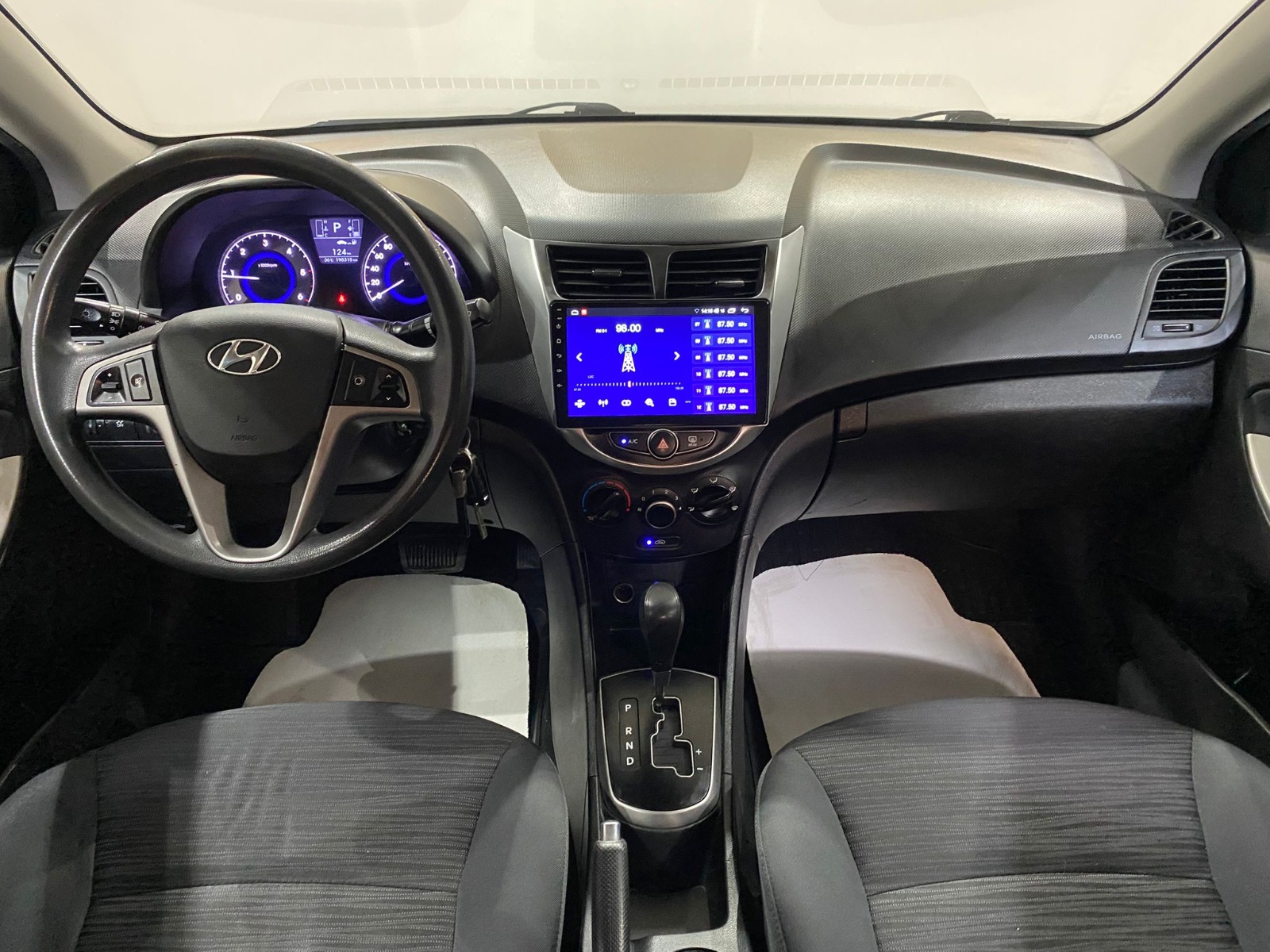 2015 Dizel Otomatik Hyundai Accent Blue Beyaz Gürel Tasarım Aksesuar Otomotiv San. Tic. Ltd. Şti.