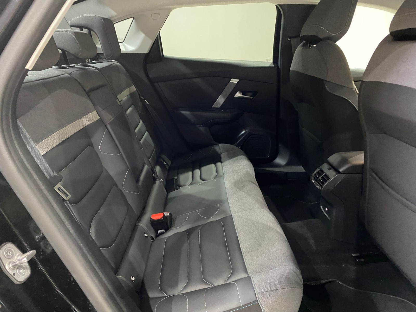 2024 Benzin Otomatik Citroen C4 X Siyah Gürel Tasarım Aksesuar Otomotiv San. Tic. Ltd. Şti.