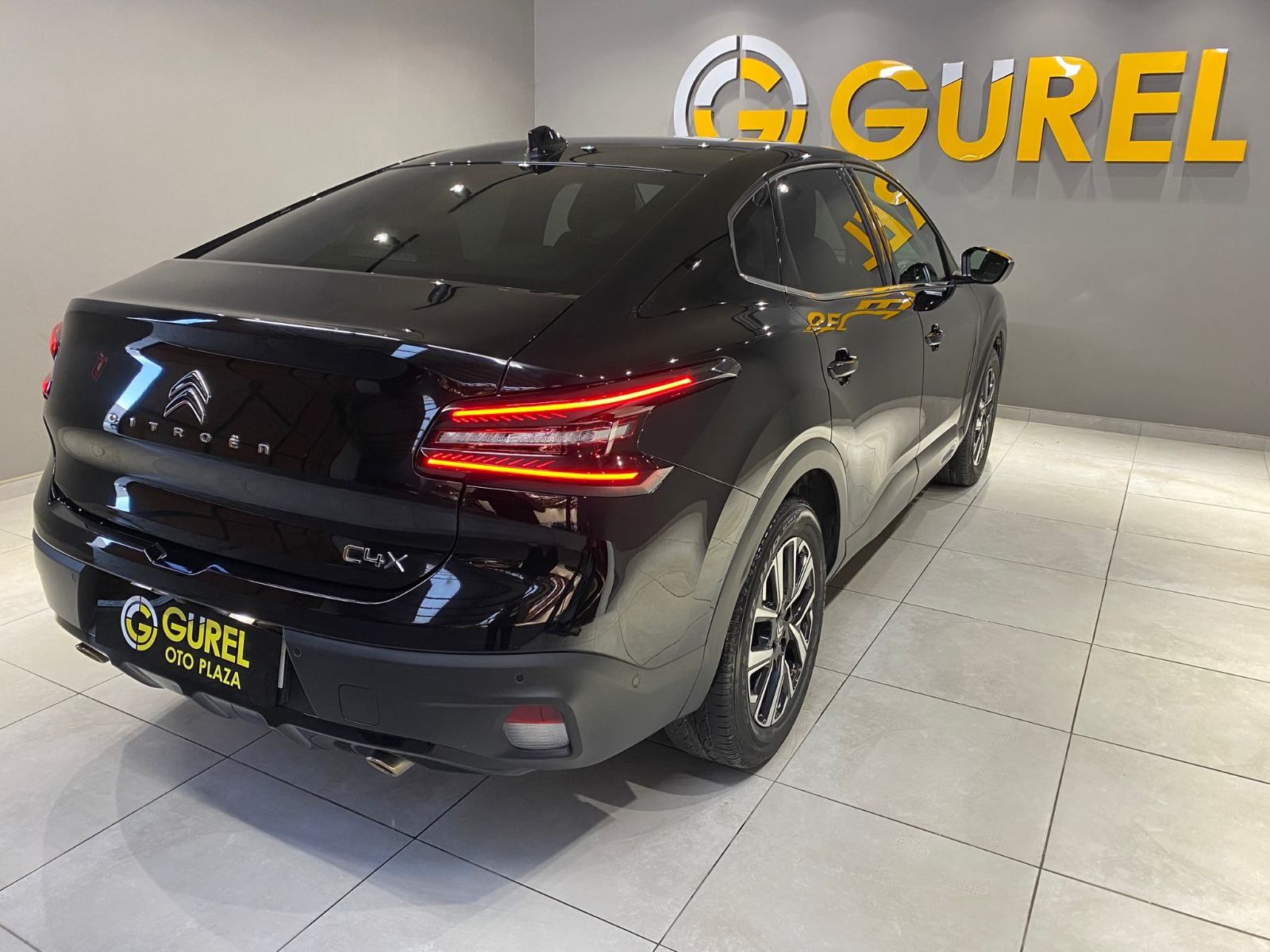 2024 Benzin Otomatik Citroen C4 X Siyah Gürel Tasarım Aksesuar Otomotiv San. Tic. Ltd. Şti.