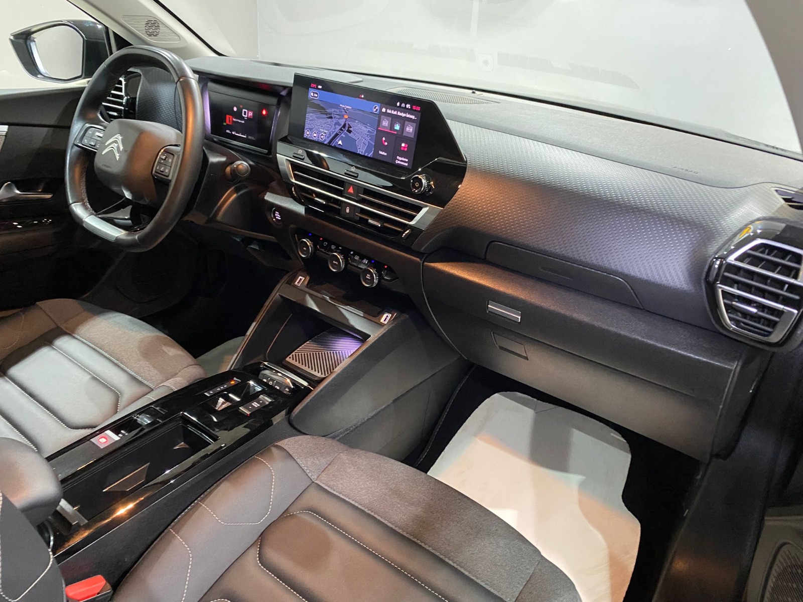 2024 Benzin Otomatik Citroen C4 X Siyah Gürel Tasarım Aksesuar Otomotiv San. Tic. Ltd. Şti.