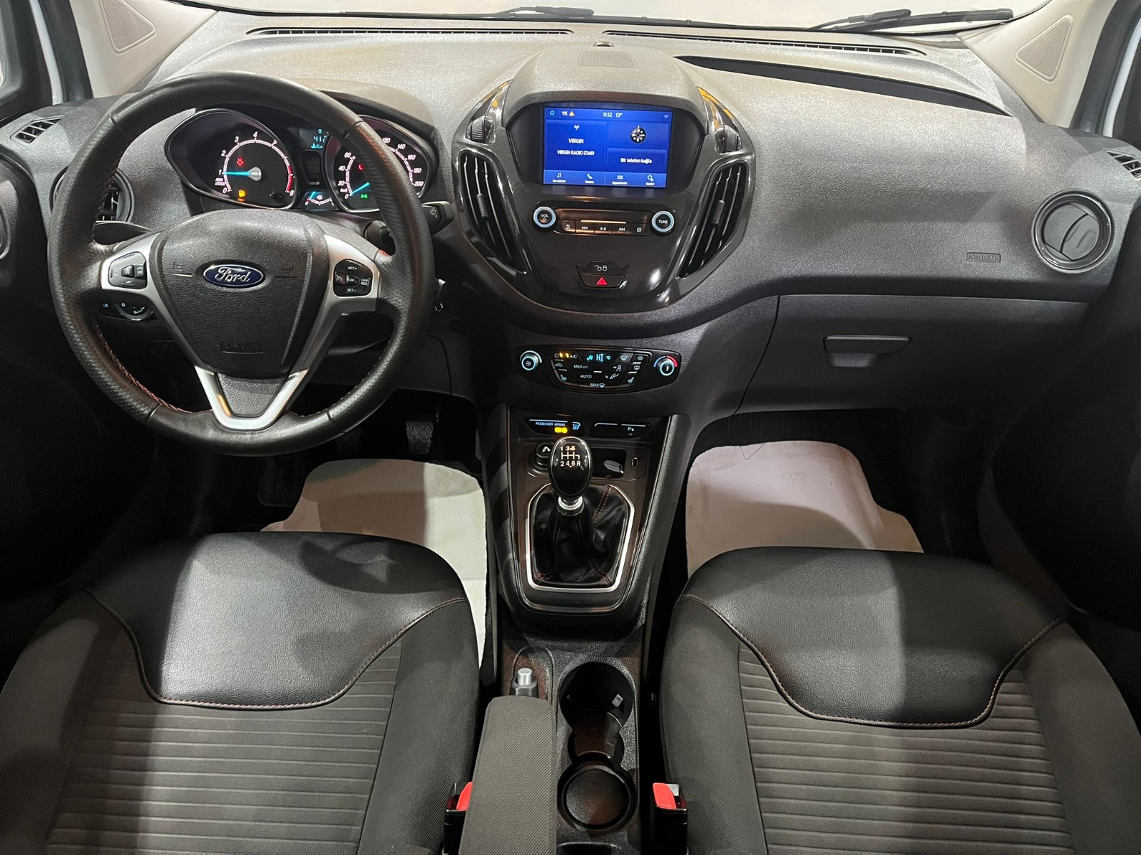 2023 Benzin Manuel Ford Tourneo Courier Beyaz Gürel Tasarım Aksesuar Otomotiv San. Tic. Ltd. Şti.