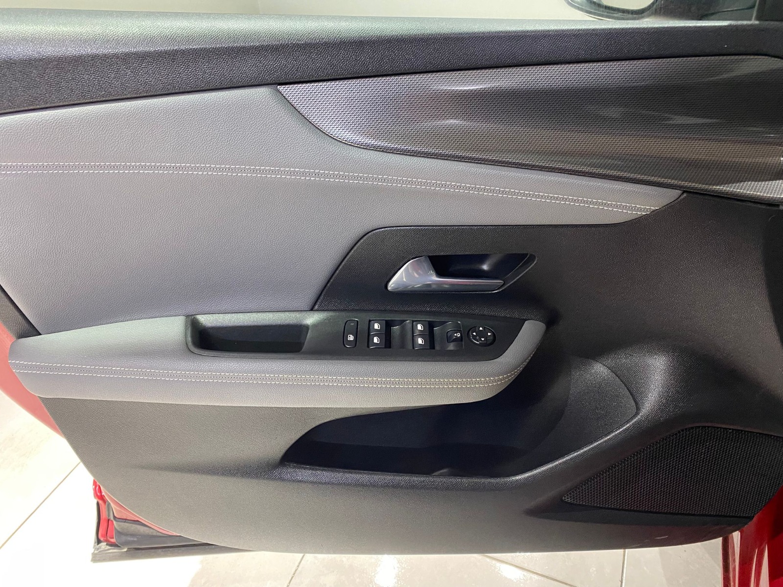 2024 Benzin Otomatik Opel Mokka Kırmızı Gürel Tasarım Aksesuar Otomotiv San. Tic. Ltd. Şti.