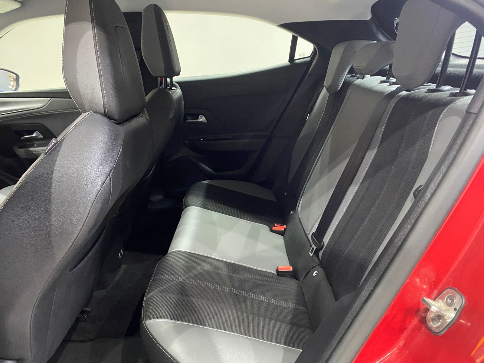 2024 Benzin Otomatik Opel Mokka Kırmızı Gürel Tasarım Aksesuar Otomotiv San. Tic. Ltd. Şti.