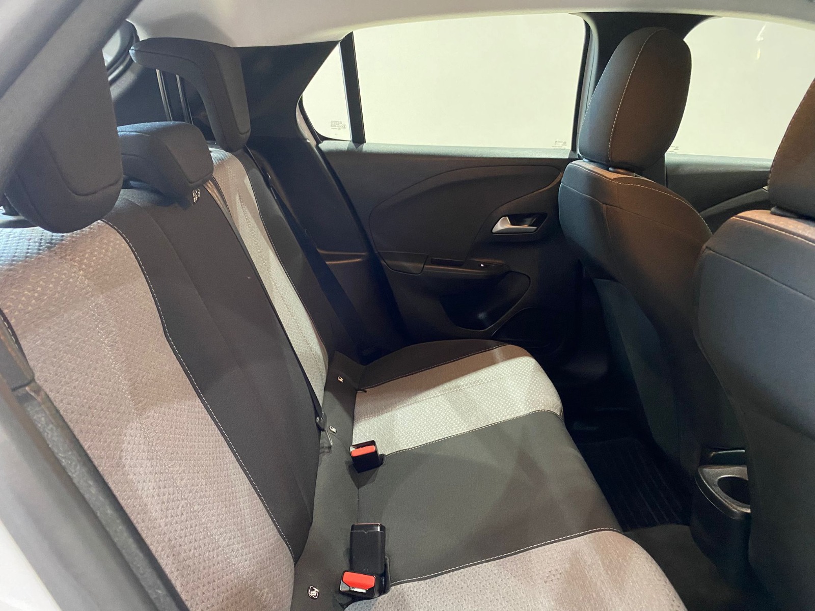 2025 Benzin Otomatik Opel Corsa Beyaz Gürel Tasarım Aksesuar Otomotiv San. Tic. Ltd. Şti.