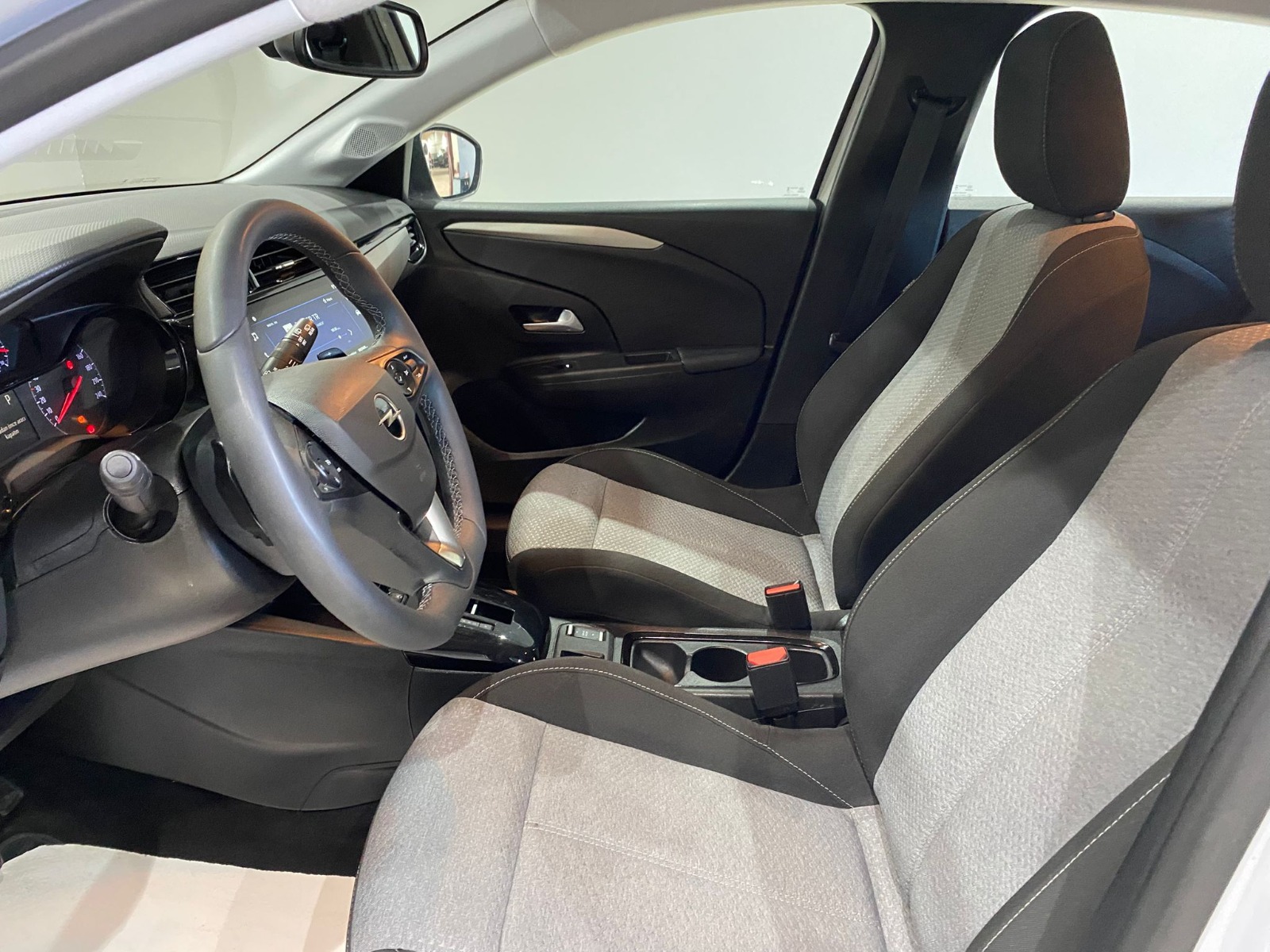 2025 Benzin Otomatik Opel Corsa Beyaz Gürel Tasarım Aksesuar Otomotiv San. Tic. Ltd. Şti.